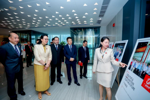 广新集团举行成立20周年暨品牌战略升级发布会,新形象全新启航! 广新集团举行成立20周年暨品牌战略升级发布会,新形象全新启航!