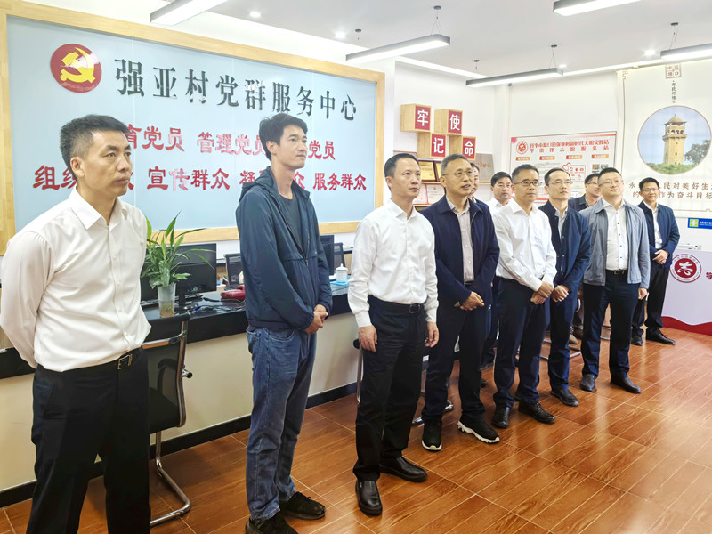 (800)平博888
党委书记、主任余钢到开平调研定点联系涉农工作.jpg