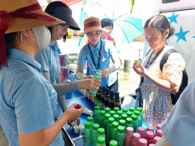 阳江公司现场开展生态海盐系列饮料试饮.jpg